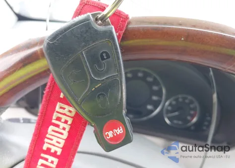 2004 Mercedes-Benz Clk 500 z USA, uszkodzony, nr VIN WDBTK75G64T023470